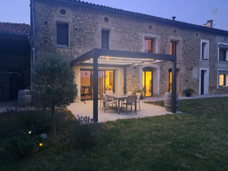 Pose et installation de pergola bioclimatique rétractable à Castelnaudary, Castelnaudary, Cybèle Menuiseries