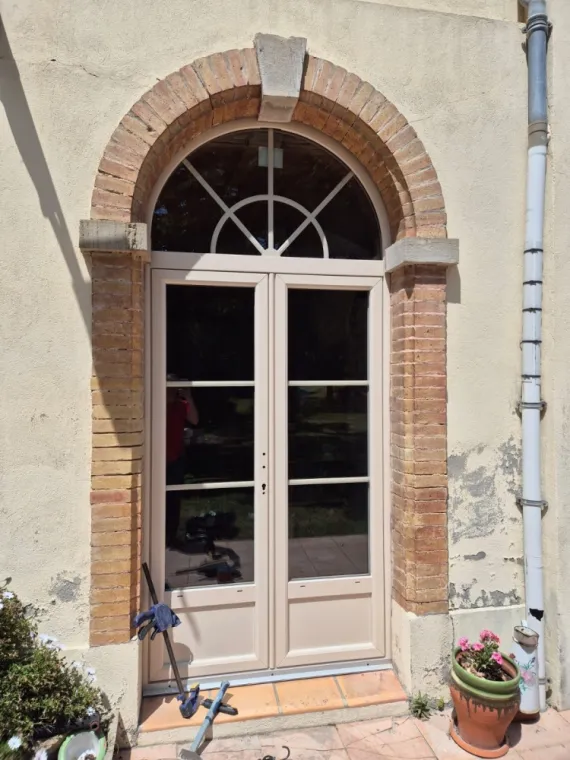Pose de portes-fenêtres à Saint Papoul, Castelnaudary, Cybèle Menuiseries