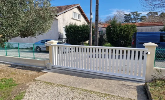 Pose d'un portail électrique à Revel., Castelnaudary, Cybèle Menuiseries