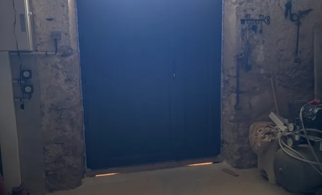 Changement de porte de service par votre menuisier à Avignonet-Lauragais, Castelnaudary, Cybèle Menuiseries