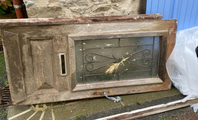 Votre Menuisier a posé une Porte d’entrée en bois dans la Montagne Noire, Castelnaudary, Cybèle Menuiseries